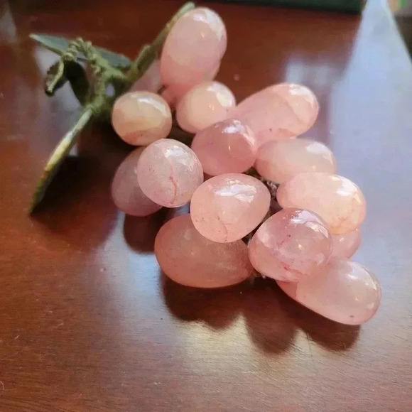 Vintage Mid-Century Rose Quartz Stone Grapes - Picture 5 of 5